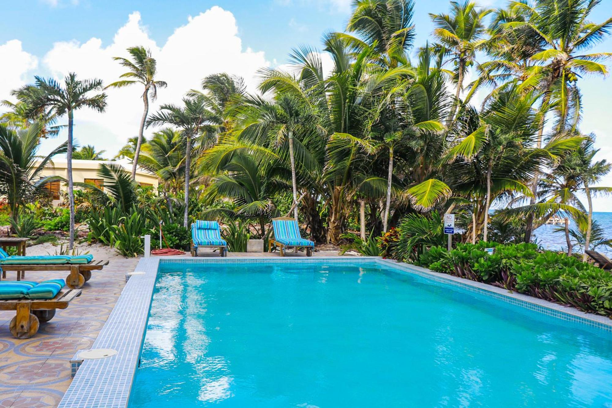 Blue Water Beach Villas San Pedro  Szoba fotó