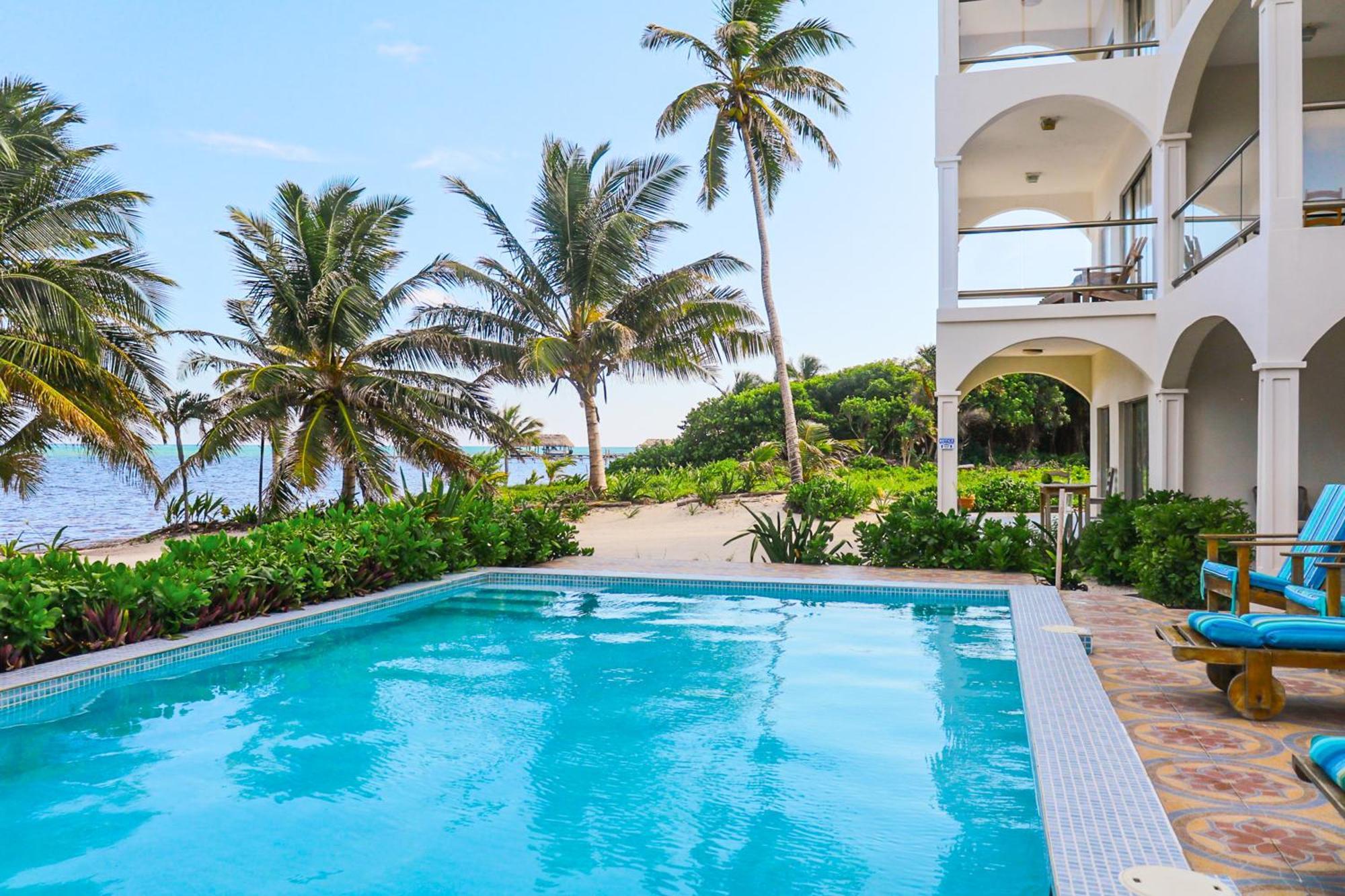 Blue Water Beach Villas San Pedro  Szoba fotó