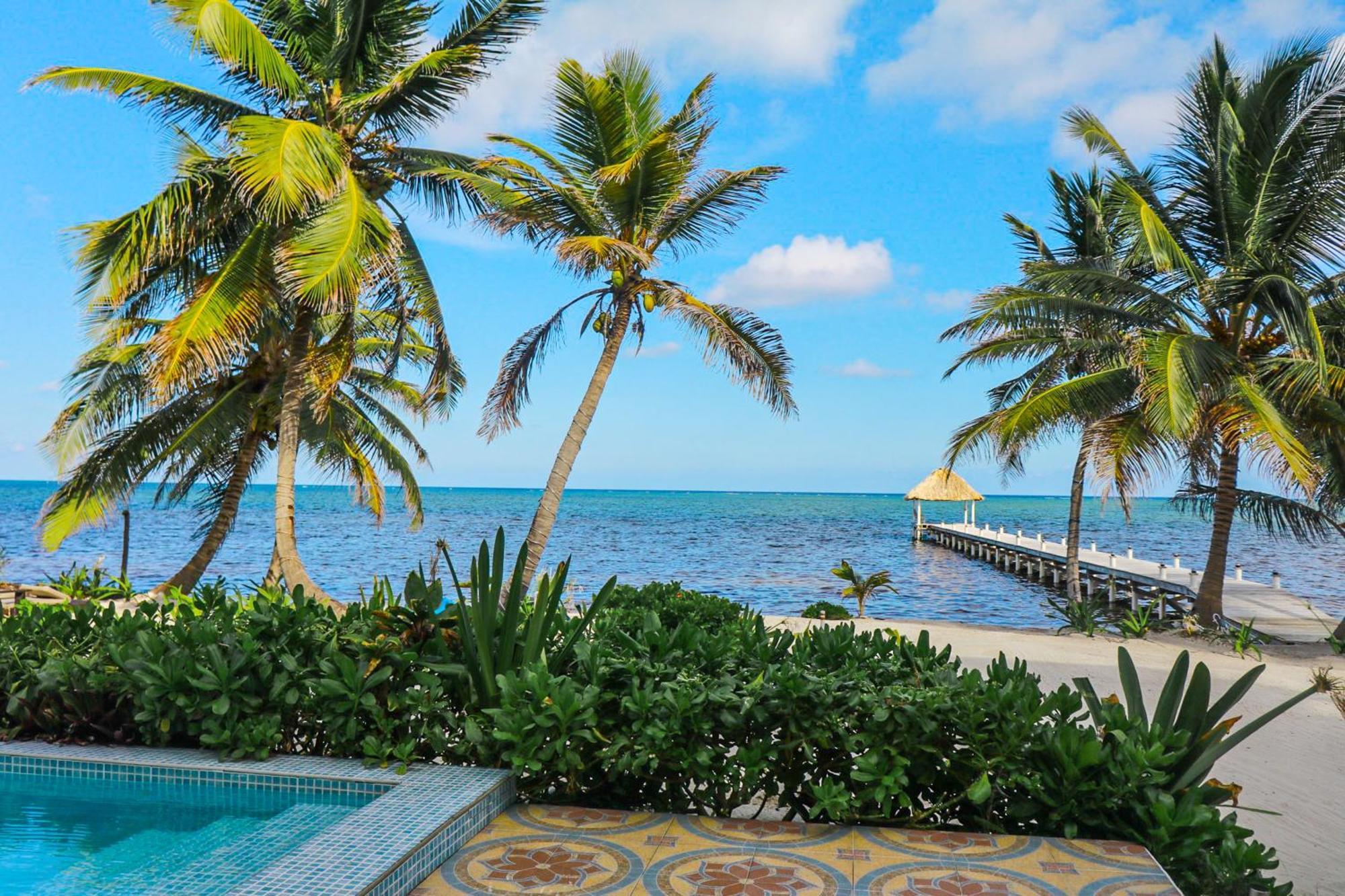 Blue Water Beach Villas San Pedro  Szoba fotó