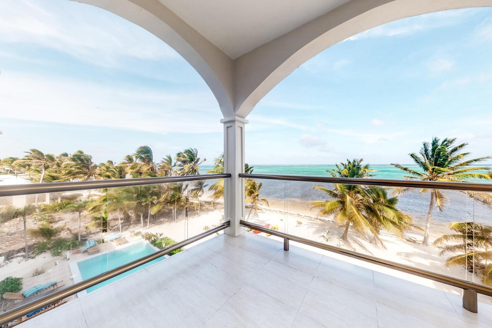 Blue Water Beach Villas San Pedro  Szoba fotó