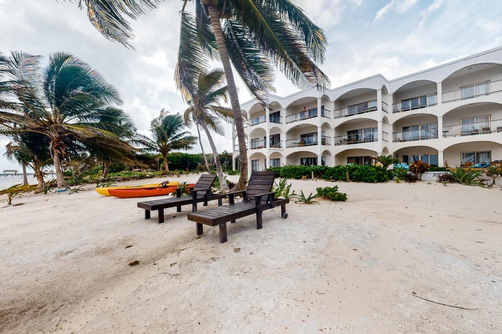 Blue Water Beach Villas San Pedro  Szoba fotó