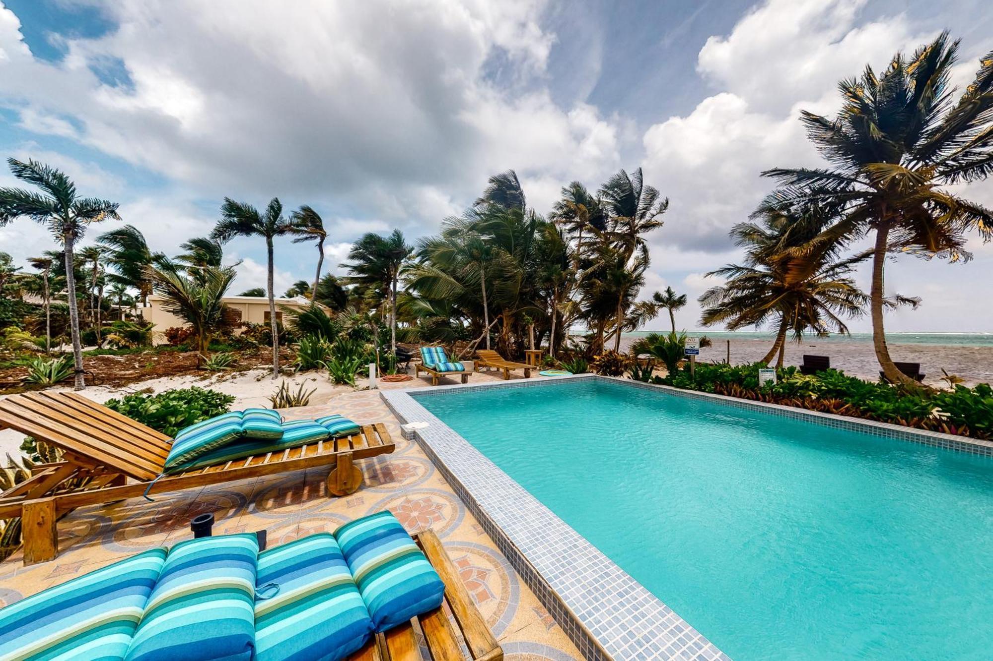 Blue Water Beach Villas San Pedro  Szoba fotó