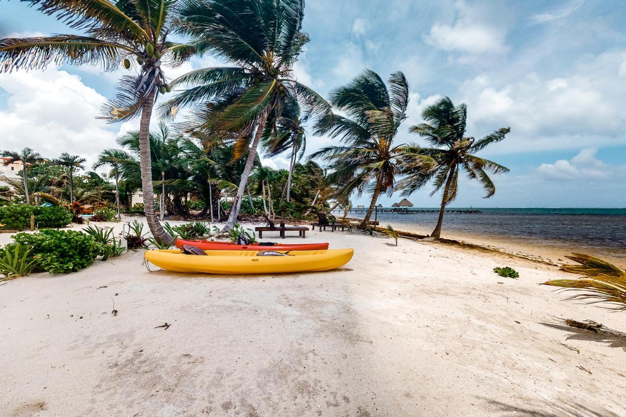 Blue Water Beach Villas San Pedro  Szoba fotó