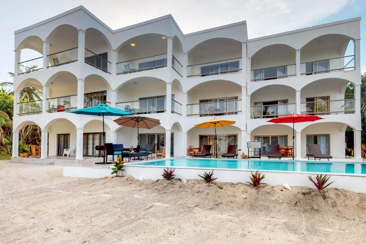 Blue Water Beach Villas San Pedro  Kültér fotó