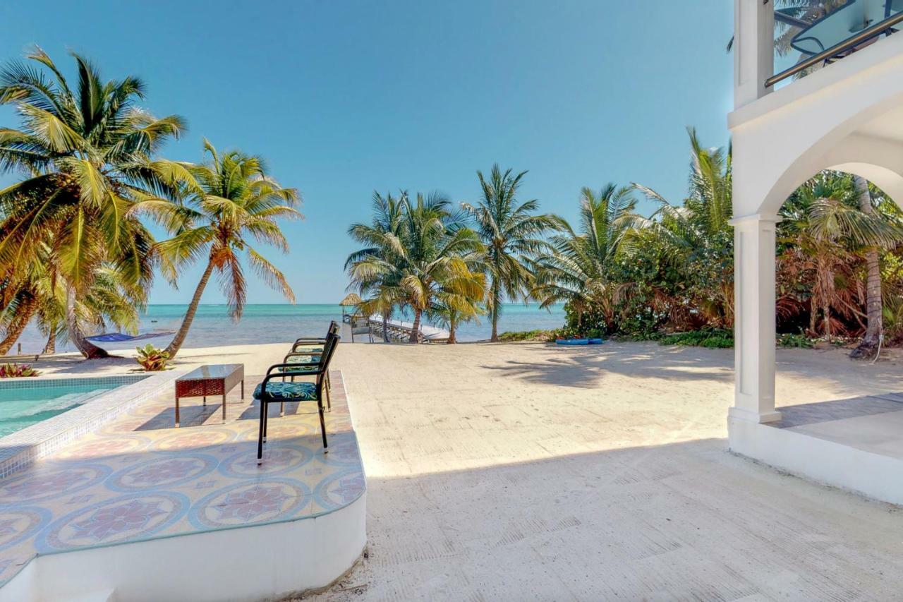 Blue Water Beach Villas San Pedro  Szoba fotó